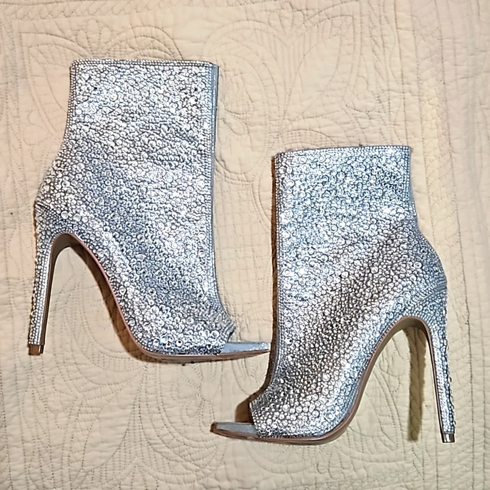 Steve Madden Women's Dispute-r Ankle Boot peep toe 7.5